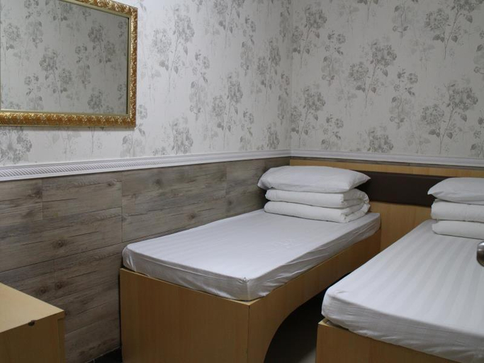 Bedroom 3, Golden Island Hotel, Kowloon