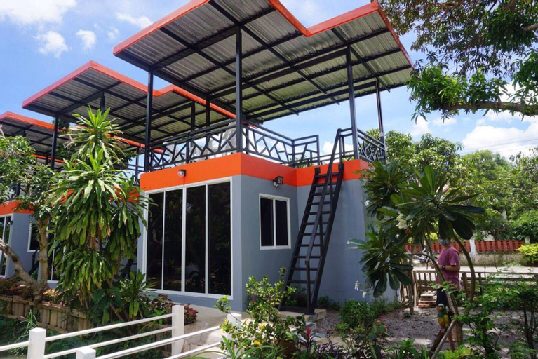 Exterior 17