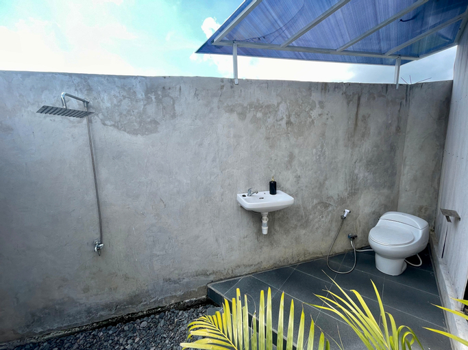 Bathroom 9