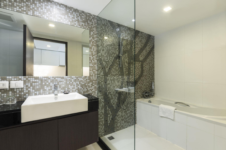 Bathroom 7