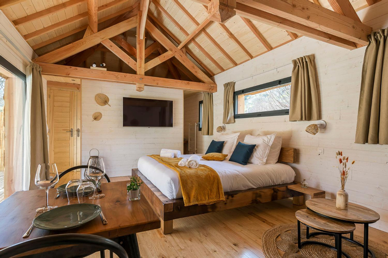 Bedroom, Les Cabanes Suspendues, Ardèche