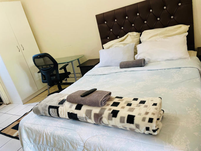 2, Calm Gateaway Spot, City of Johannesburg