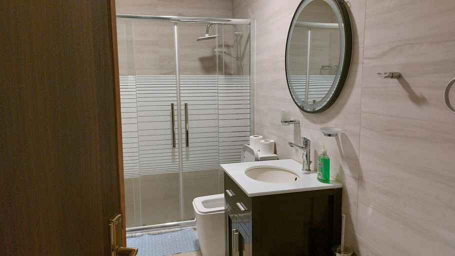 Bathroom 3, Al Namteh Lodge, Tafileh