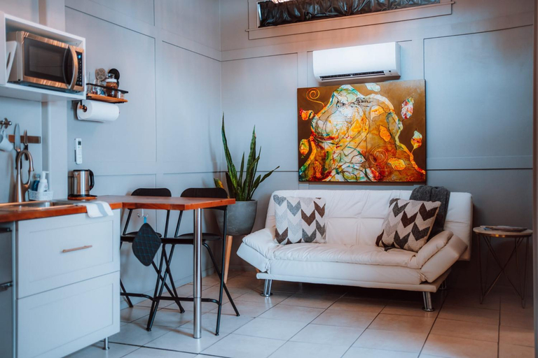 Others 5, Swank House- Downtown Suite-Pet Friendly, Jackson
