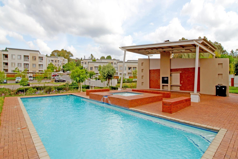 Others 2, GREENWICH 2 bedroom 2 bath serv apart with 24hrs electricity, City of Johannesburg
