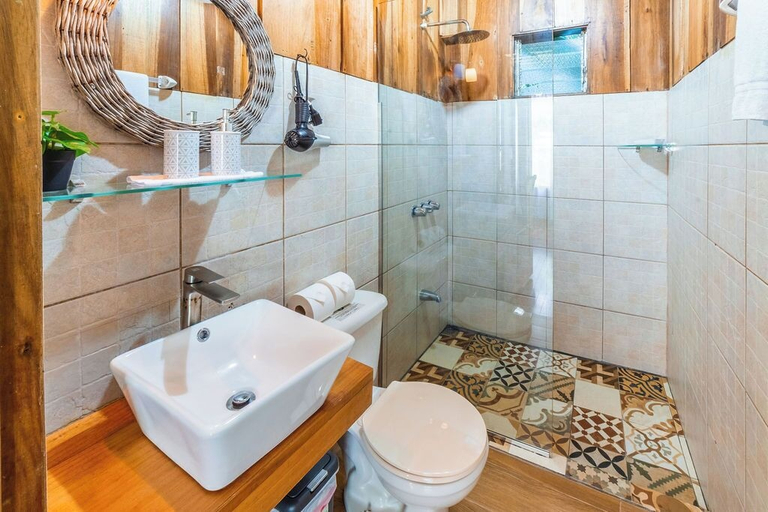 Bathroom 3, Violeta Homes Monteverde, Puntarenas