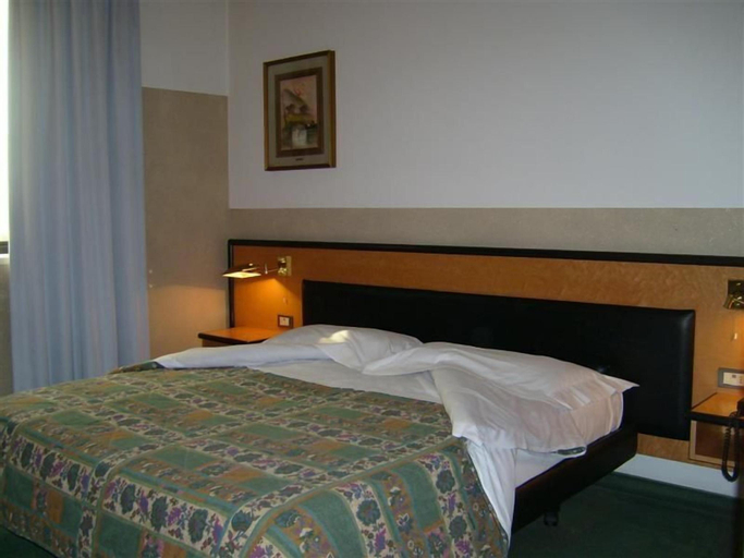 Bedroom 9