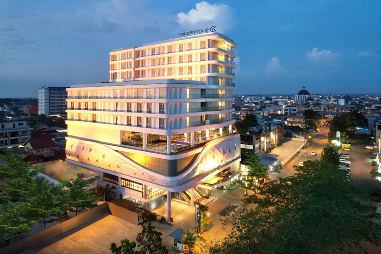 Exterior 14