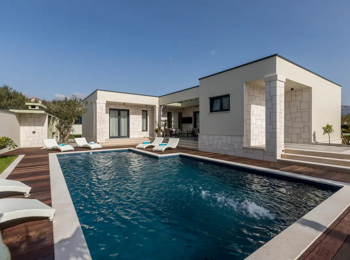 Sport & Beauty 3, Sophisticated Oasis Residence Villa With Pool, Kaštela