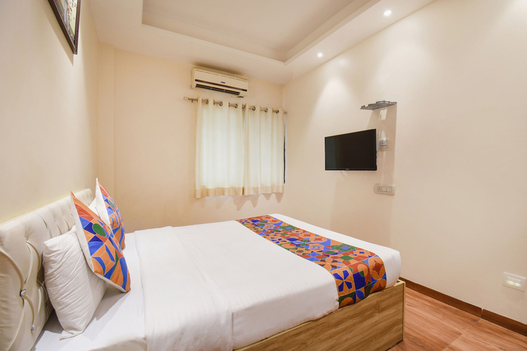 Bedroom 2, Fabhotel Seven Seas, Pune