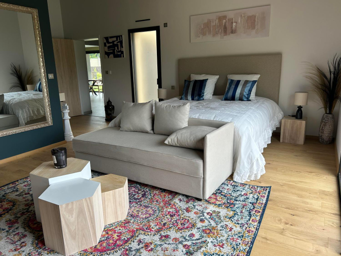 Bedroom 2, Villa avec jaccuzi a solesmes, Sarthe