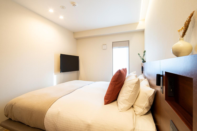 Bedroom 1, Section L Ueno-Hirokoji, Taitō