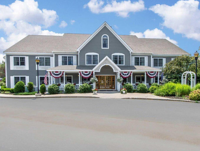 Exterior & Views