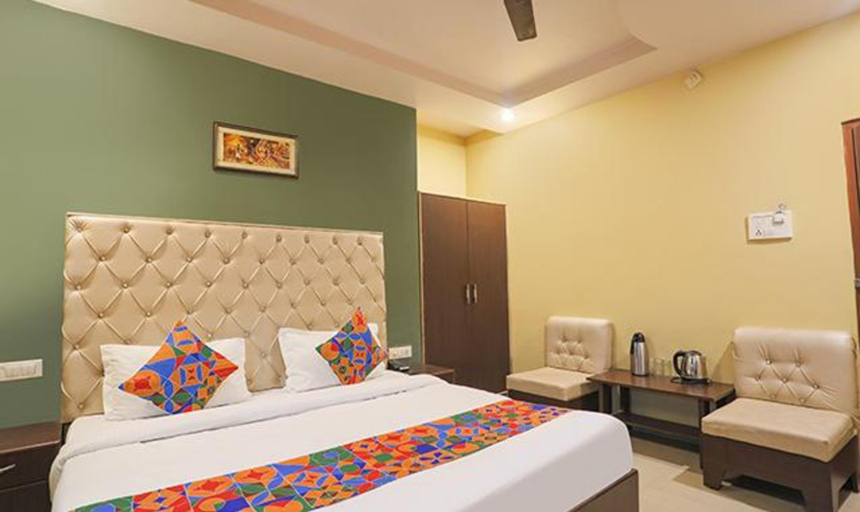 Bedroom 3, FabHotel DPS International, Kaushambi