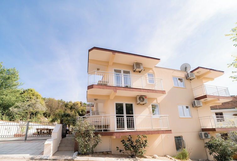 Exterior & Views 2, Villa Katharina