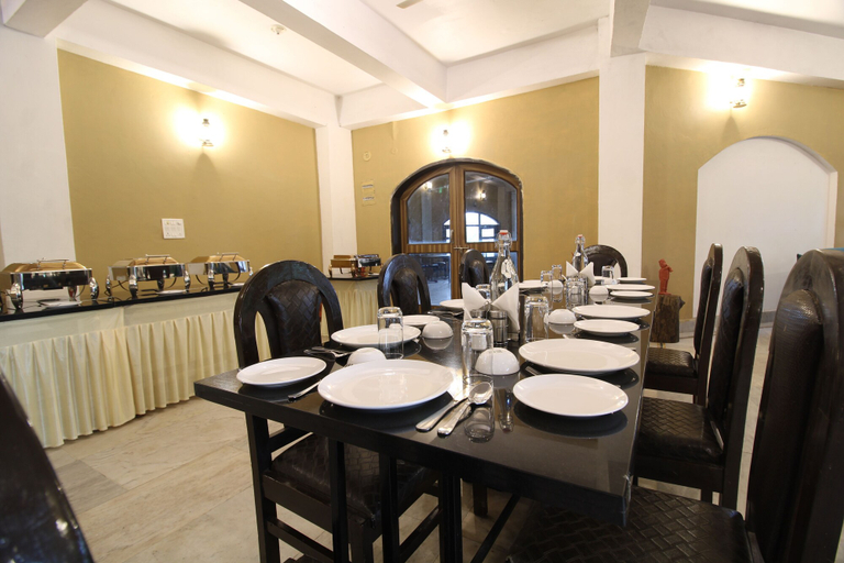 Food & Drinks 3, Mridu Kishore Resort, Mandla