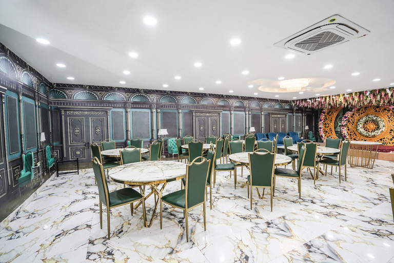 Food & Drinks 5, Fabhotel Noida Business Suites, Gautam Buddha Nagar