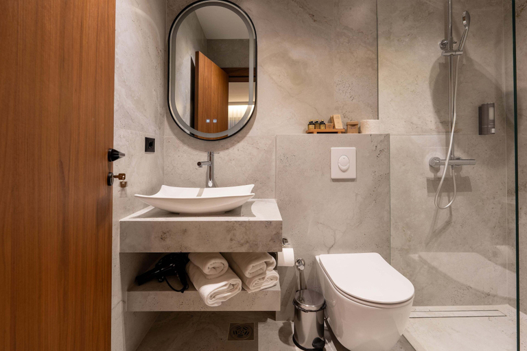 Bathroom 3, Ruby Hotel Pristina, Priština