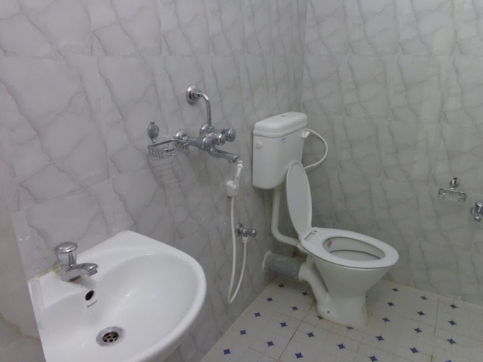 Bathroom 3, Goroomgo Sands Bay Puri, Puri