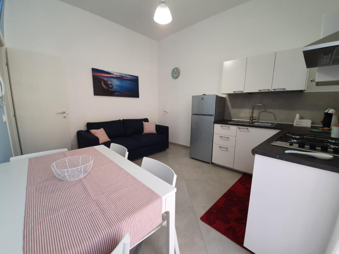 Others 3, Magilu Case con Jacuzzi, Trapani