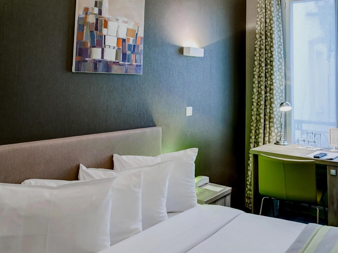 Bedroom 3, Hotel 29 Lepic, Paris