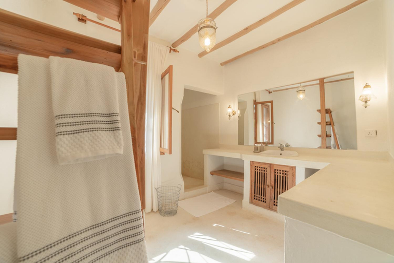 Bathroom, Bamboo House B&B, Malindi