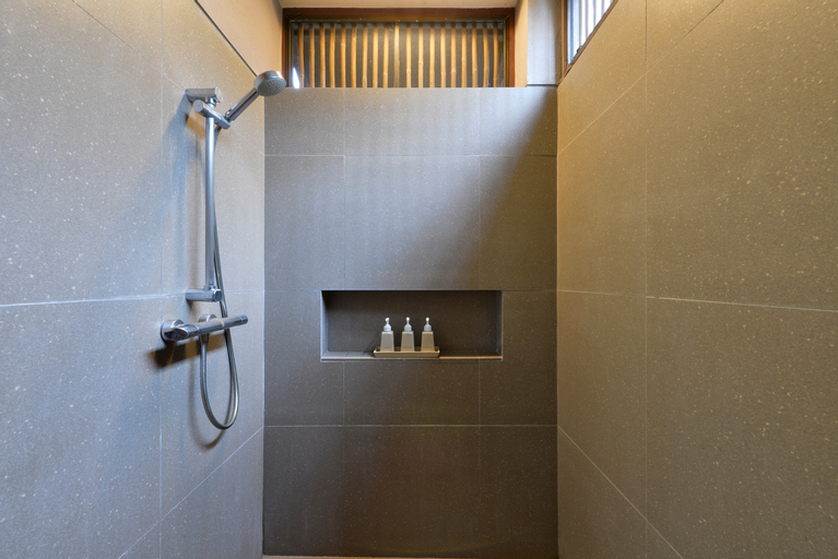 Bathroom 11