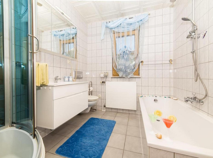 Bathroom 3, Spacious Holiday Home With Pool and Hot Tub in Kastel Stari, Kaštela