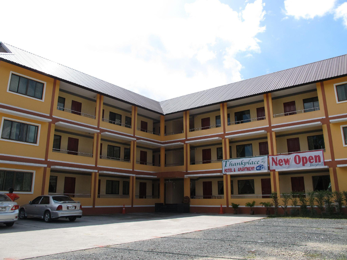Exterior & Views
