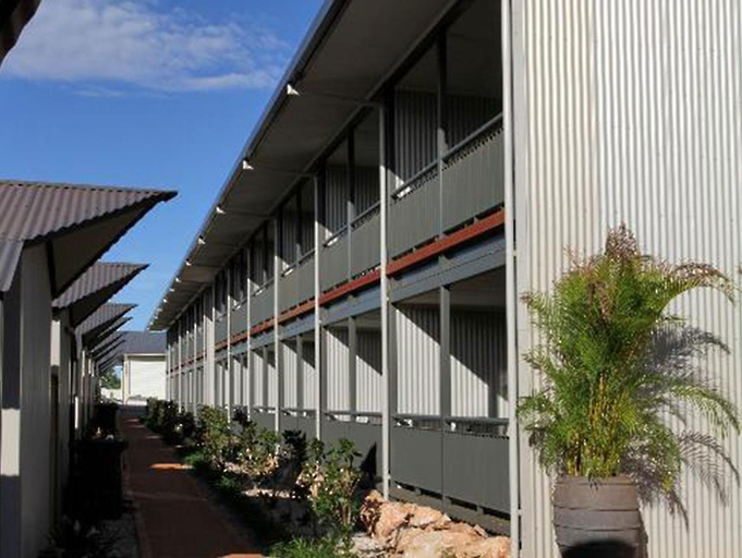 Exterior 4