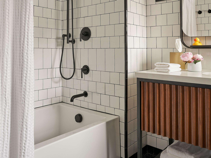 Bathroom 10