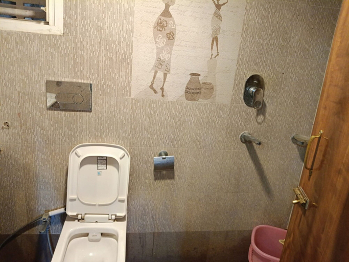 Bathroom 5, Goroomgo La Marina Puri, Puri