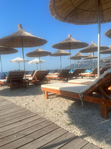 Others 5, Villa Yseni, Vlorës