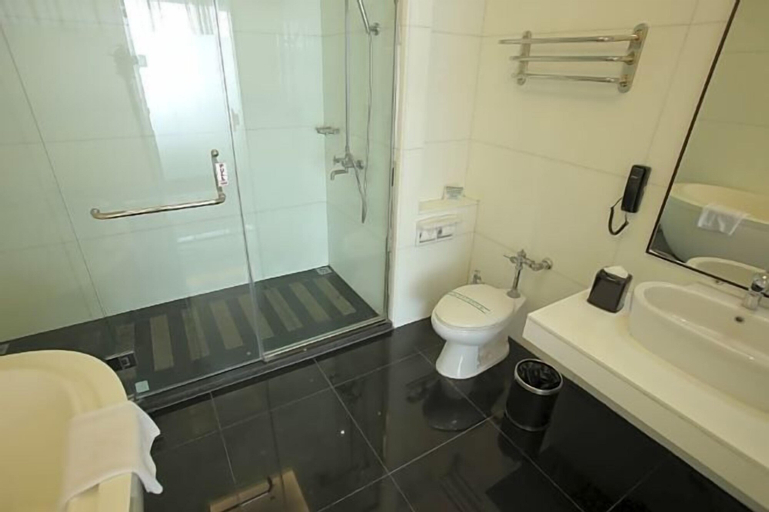 Bathroom 8