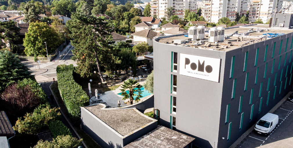 Exterior & Views