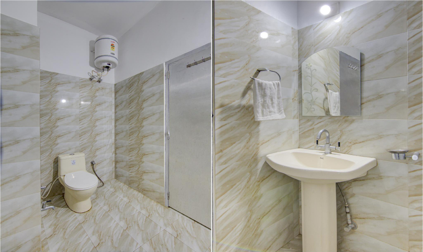 Bathroom 5, Itsy Hotels Satya Shree, Reasi