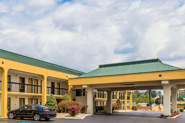 Exterior & Views