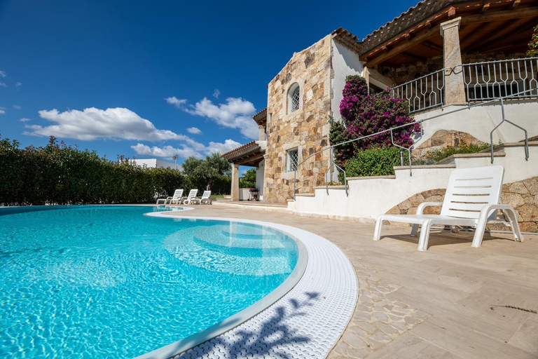 Swimming pool 4, Villa the Queen, Nuoro