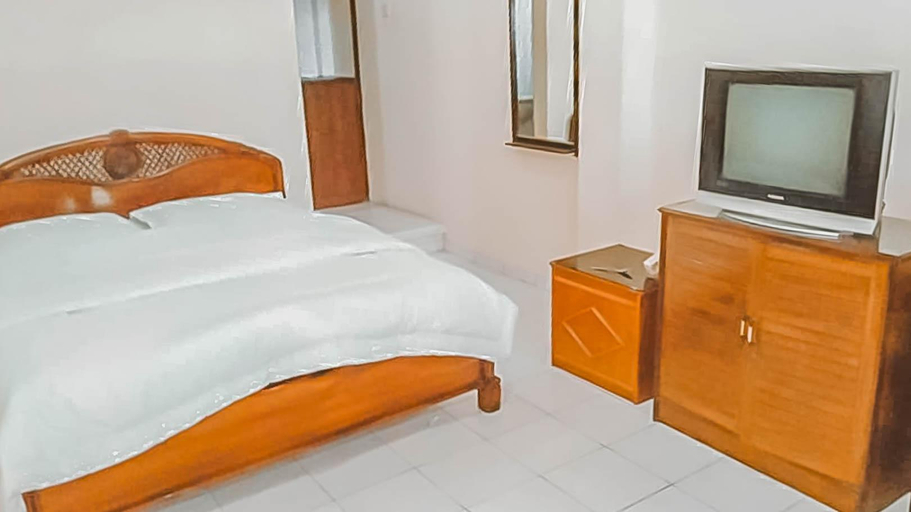 Bedroom 2, RedDoorz Syariah near Taman Kota Kuningan, Kuningan