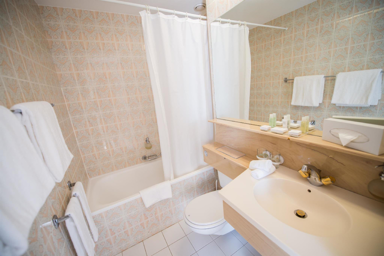 Bathroom 19