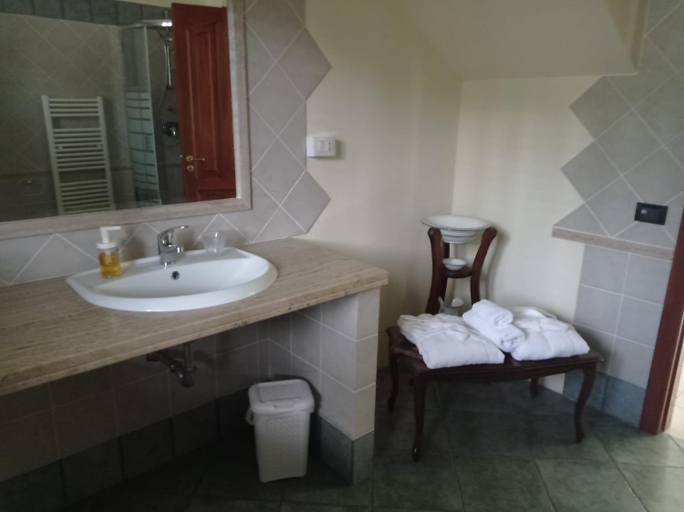 Others 4, Villa Magnolia, Syracuse