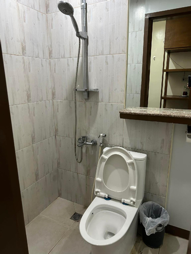 Bathroom 10