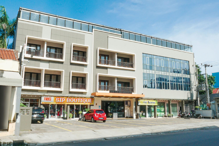 Exterior 11