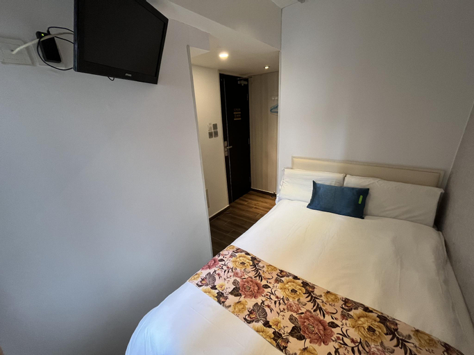 Bedroom 12