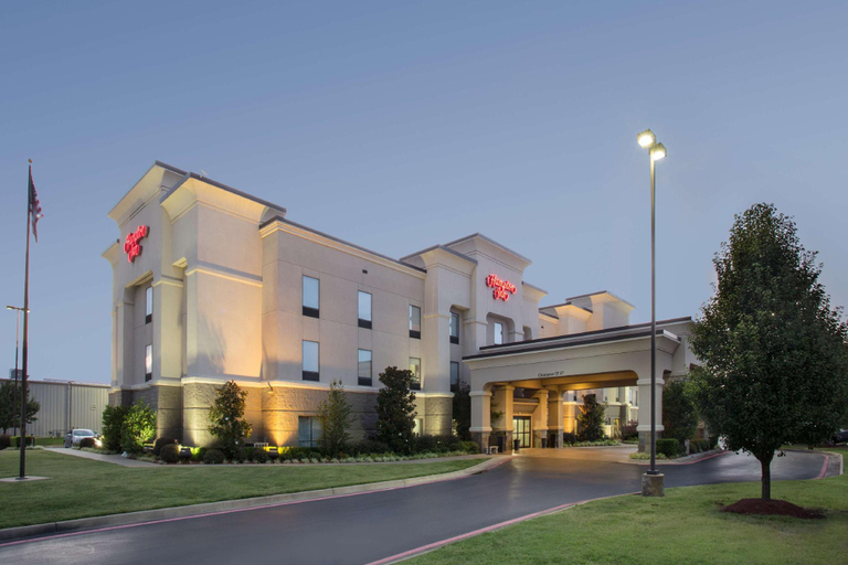 Exterior & Views 2, Hampton Inn Siloam Springs, Benton