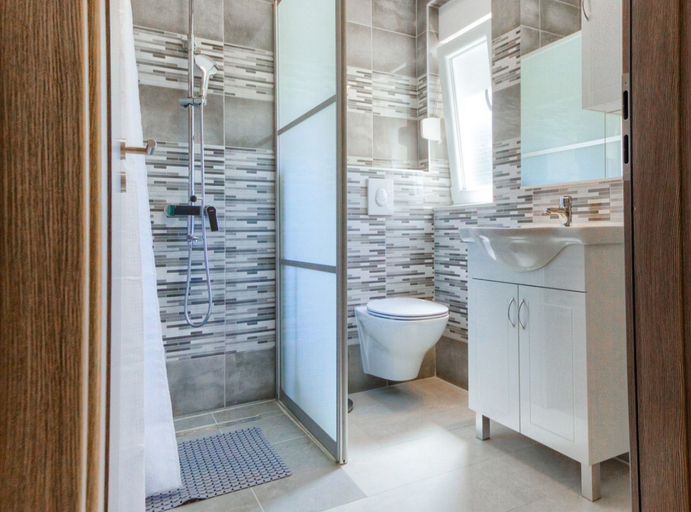 Bathroom 2, Majestic Kastel Stari Apartment With Terrace, Kaštela