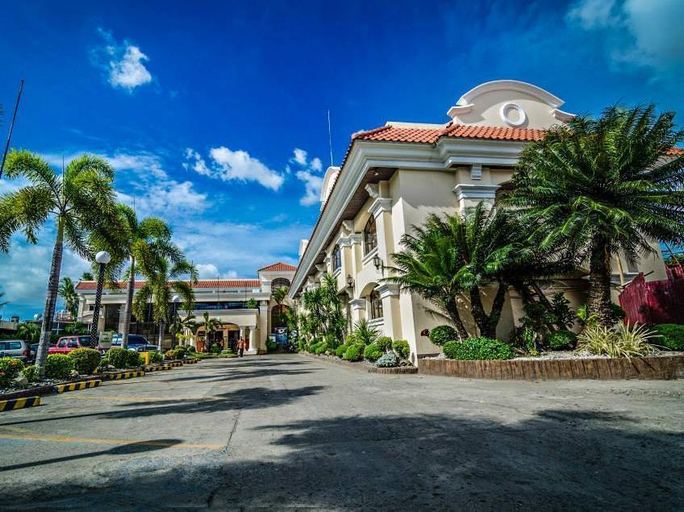Exterior 6