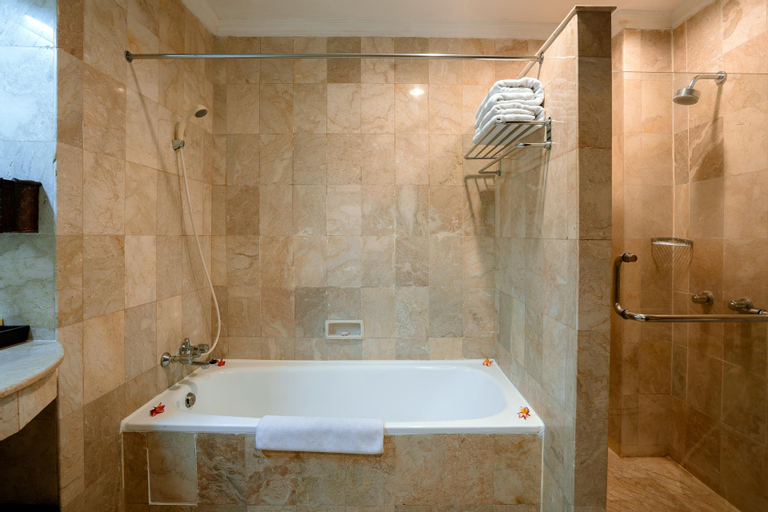 Bathroom 10