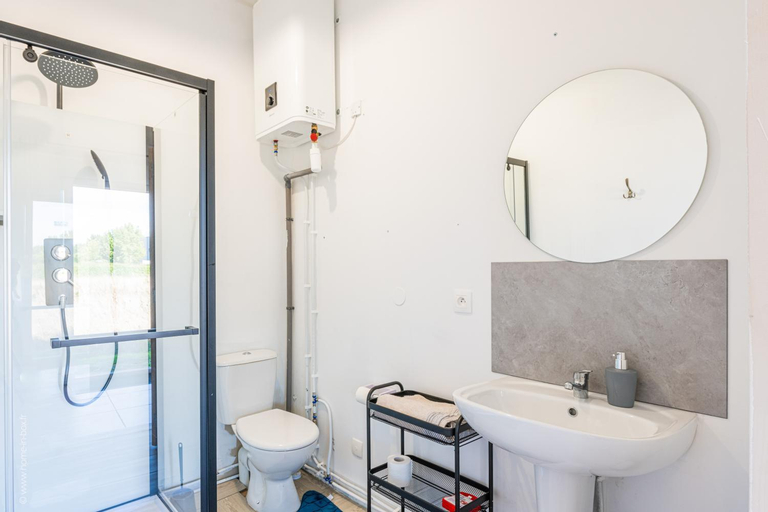 Bathroom 13