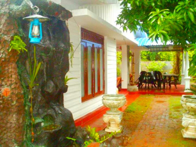 Public Area, Rock Cascade - Home Stay, Thamankaduwa